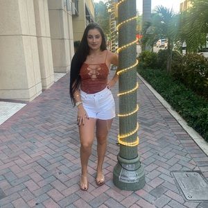 Meet your Posher, Dalina